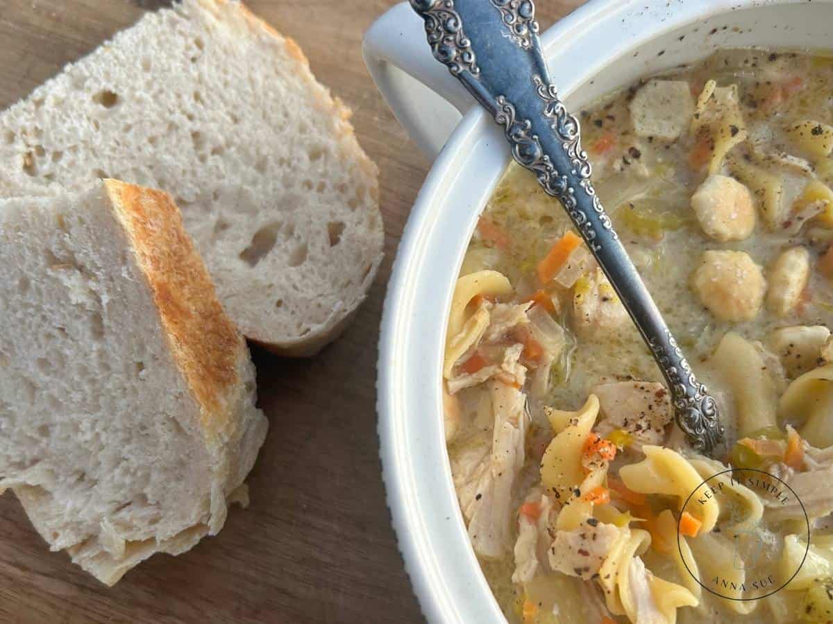 sliced-bread-with-creamy-chicken-noodle-soup-.jpg