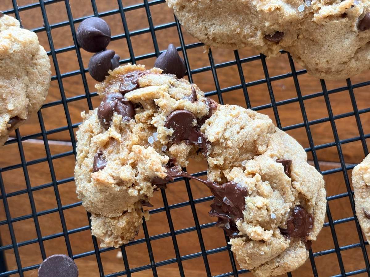How to Make Simple Fresh Milled Einkorn Chocolate Chip Cookies