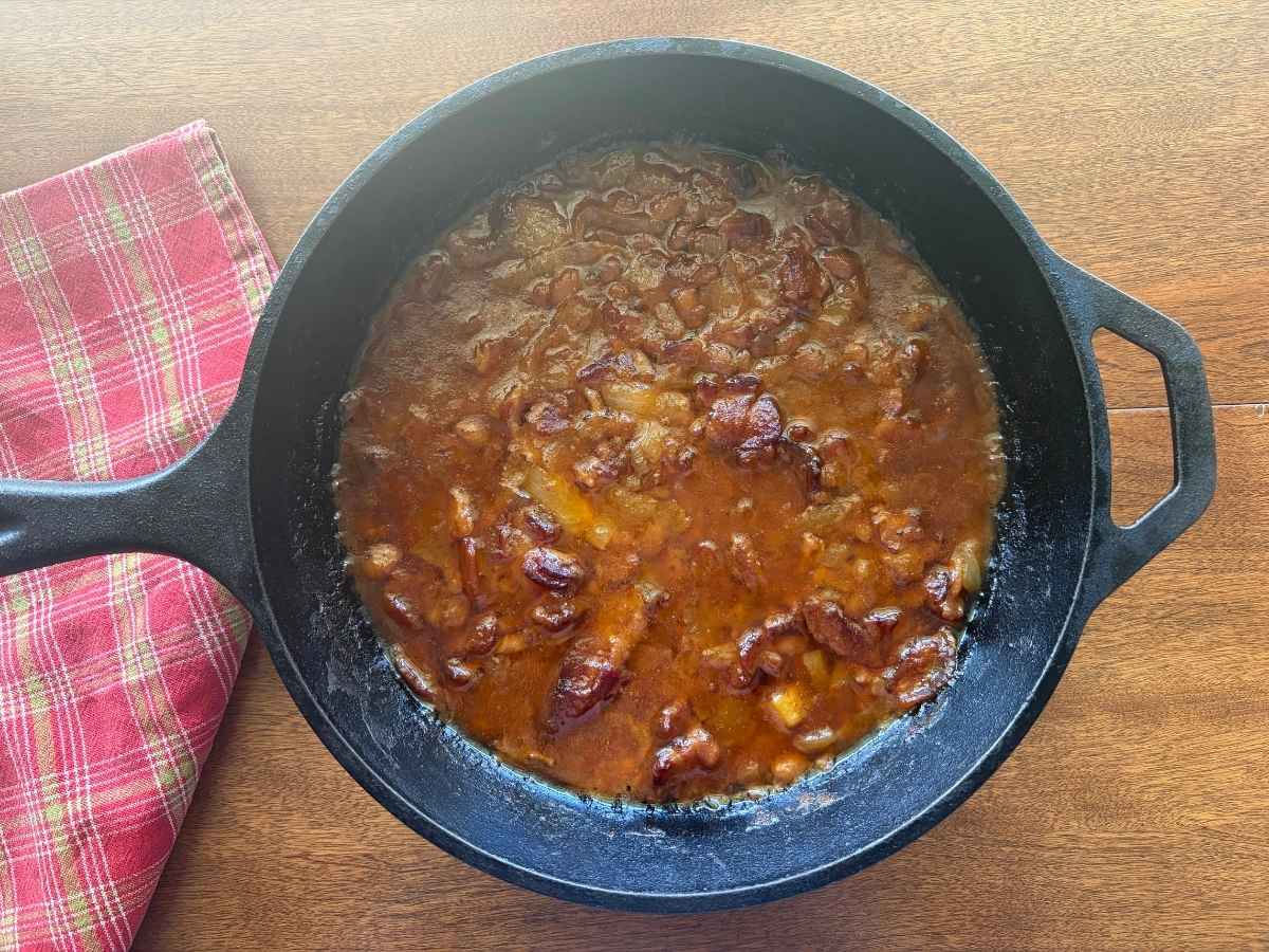 How to Make Simple Southern Baked Beans